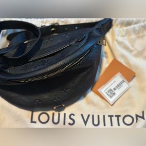 Louis Vuitton Bumbag Monogram Empreinte Noir  - Authentic (like new)